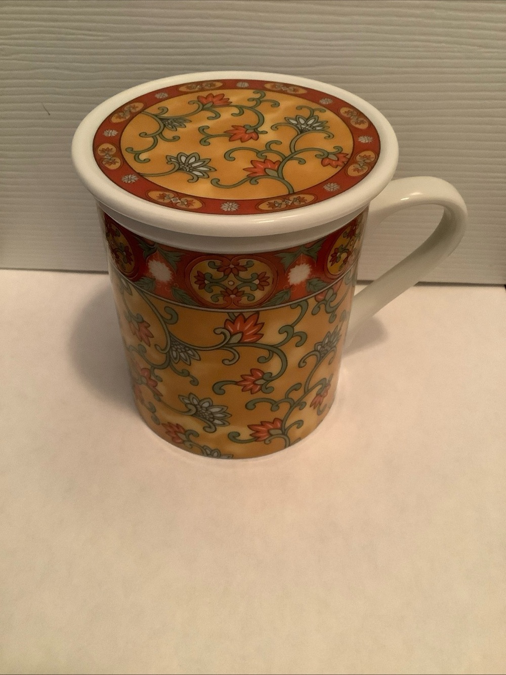 Hues n Brews Herman Dodge & Son Mug With Lid Coaster Japan Red Gold Floral